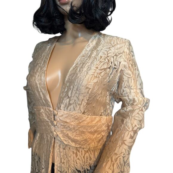 Vintage 1960s French Lace Gown Robe • Centre National du Costume
medium - Picture 9 of 16